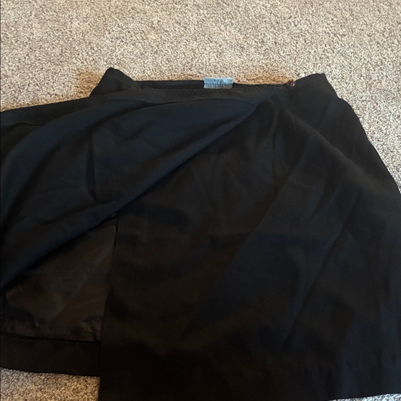 White Stag Black Mini Skirt Button Detail - Picture 5 of 6